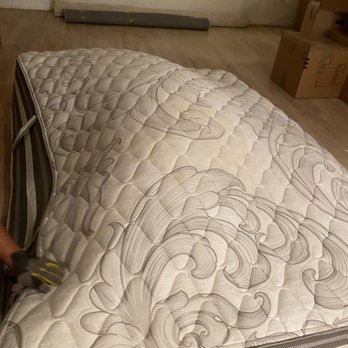 Pack-it Movers - Mattress after being unpacked - Movers Near Me - Houston, Texas Pack-it Movers - Mattress after being unpacked - Movers Near Me - Houston, Texas