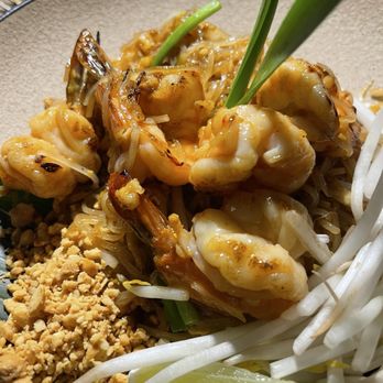 Glin Thai Bistro - Pad Thai - Thai Near Me - Brooklyn, New York