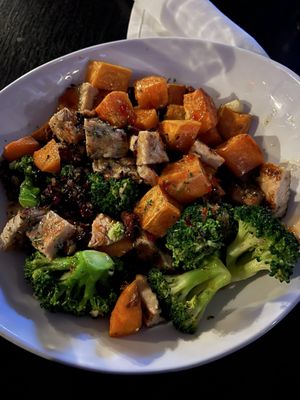 Grainne O'Malley's Tavern by null