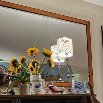 The Frame Hamlet - Hand-crafted quality frame - Framing Near Me - Chicago, Illinois