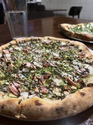 Pizza Verde by null