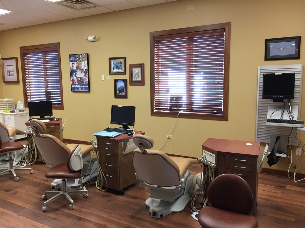 ORTHODONTIC ASSOCIATES 311 Alana Dr, New Lenox, Illinois