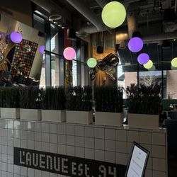 L’Avenue - Interior