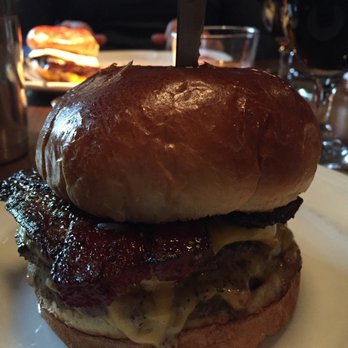 Au Cheval - Cheeseburger with bacon - Bars Near Me - Chicago, Illinois Au Cheval - Cheeseburger with bacon - Bars Near Me - Chicago, Illinois