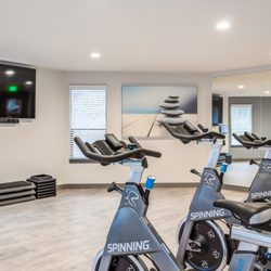 Pacific Fitness Products - Install Brackett