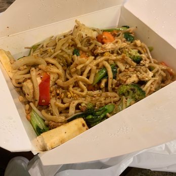 Toss Noodle Bar - Hokkien with tofu and Malay sauce, add Thai sauce - Asian Fusion Near Me - Berkeley, California Toss Noodle Bar - Hokkien with tofu and Malay sauce, add Thai sauce - Asian Fusion Near Me - Berkeley, California