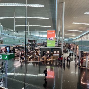 Salón VIP - Joan Miró - View from VIP Lounge - Airport Lounges Near Me - Viladecans, B