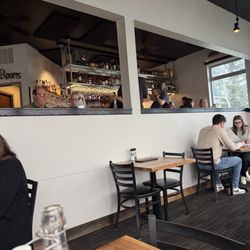 Tidal Raves Seafood Grill - Dining room