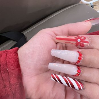 Levon Nail Lounge - Nail Salons Near Me - Upland, California