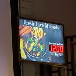 de België - Fresh mussel countdown sign. Fun.