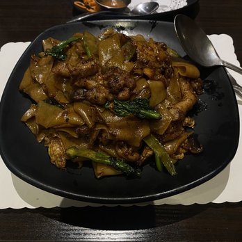 Lucky Kitchen - 28. Pad See Ewe Noodle - Thai Near Me - Eastvale, California Lucky Kitchen - 28. Pad See Ewe Noodle - Thai Near Me - Eastvale, California