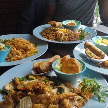Udom Thai - Four of us ordered the lunch special and it was so much food for about $8 each. We were all stuffed afterwards - Thai Near Me - Brooklyn, New York