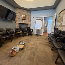 Sandstone Care Detox Center - Group Therapy Room