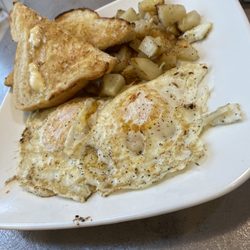 Slate Cafe - Two eggs and toast combo with home fries