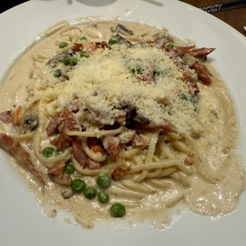 Kaleis - Portuguese sausage carbonara - Hawaiian Near Me - Lahaina, Hawaii Kaleis - Portuguese sausage carbonara - Hawaiian Near Me - Lahaina, Hawaii