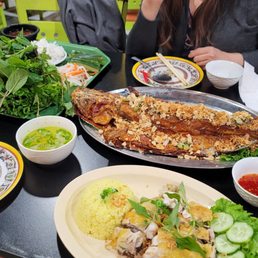 We ordered the MED Ca Nuong (SM not available). This can feed at least 5 people. There was just 2 of us so we have plenty of leftovers. We ordered the MED Ca Nuong (SM not available). This can feed at least 5 people. There was just 2 of us so we have plenty of leftovers.