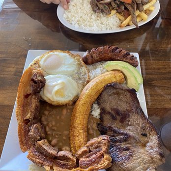 Casera Latin Kitchen and Bakery - Peruvian Near Me - Oceanside, California