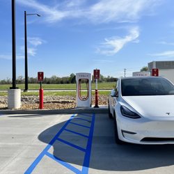 Acee's Neighborhood Market & Deli - Tesla superchargers