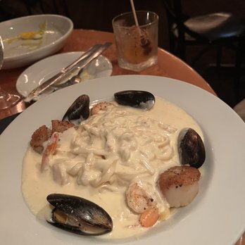 Garibaldi's Cafe - Seafood Fettuccine Alfredo - Italian Near Me - Savannah, Georgia