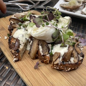 Dettera Wine Restaurant & Bar - Mushroom Toast - New American Near Me - Ambler, Pennsylvania