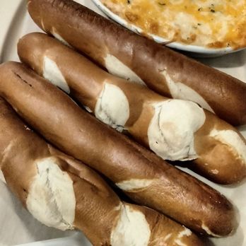 L P Steamers - Crab dip with warm soft pretzels - Seafood Near Me - Baltimore, Maryland