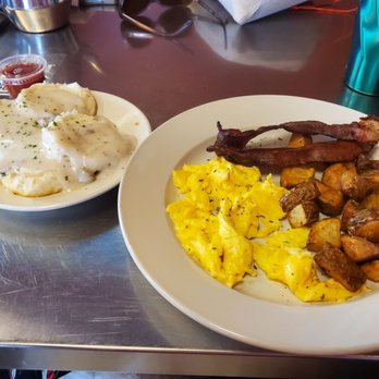 Jamie's Cafe - Granny's biscuits and gravy breakfast - Cafes Near Me - Elk Grove, California Jamie's Cafe - Granny's biscuits and gravy breakfast - Cafes Near Me - Elk Grove, California