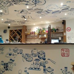 La Porcelaine - Joli bar décoré