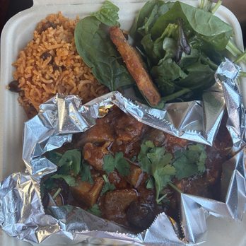 Maui Fresh Streatery - Pastele Stew - Food Trucks Near Me Maui Fresh Streatery - Pastele Stew - Food Trucks Near Me
