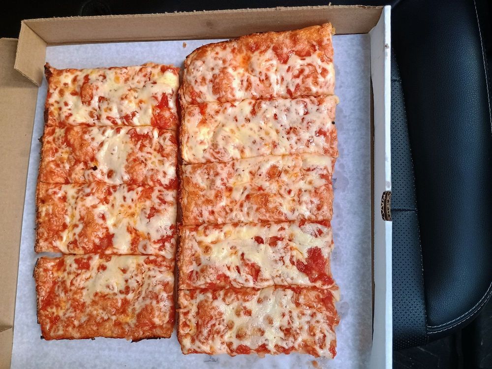 Ceccoli's Pizza Logo