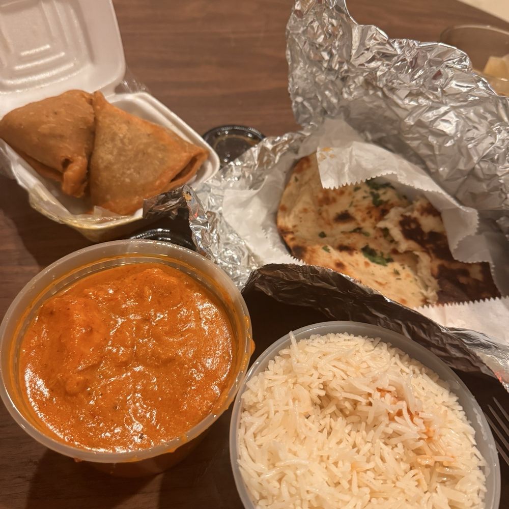 Moti Mahal - Butter Chicken Garlic Naan Veggie Samosa - Indian Near Me - Kansas City, Missouri Moti Mahal - Butter Chicken Garlic Naan Veggie Samosa - Indian Near Me - Kansas City, Missouri