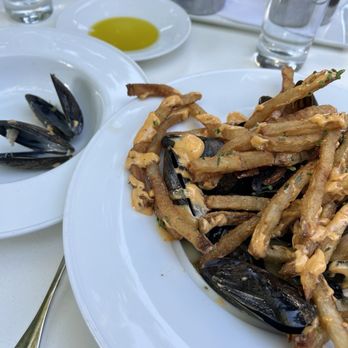 L’ALBATROS - Updated August 2024 - 962 Photos & 953 Reviews - 11401 ...