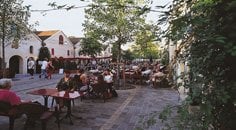 Bercy Village by null