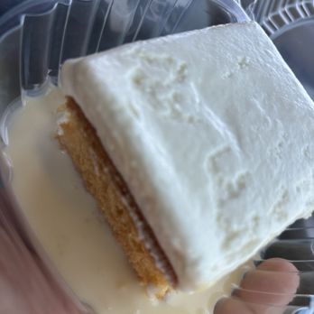 Tacos El Sombrero - Tres leches cake - Food Trucks Near Me - Blue Springs, Missouri Tacos El Sombrero - Tres leches cake - Food Trucks Near Me - Blue Springs, Missouri