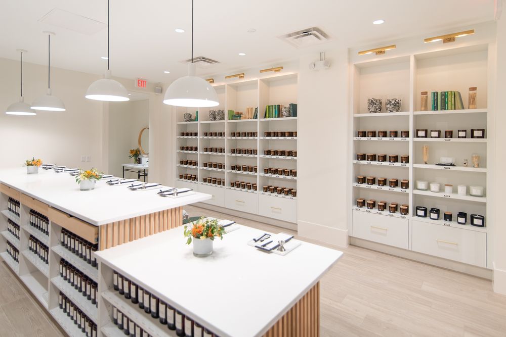 THE CANDLE POUR 1128 Central Ave, St. Petersburg, Florida Candle