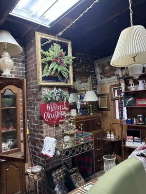 Warehouse Antique Mall Marion IL by null