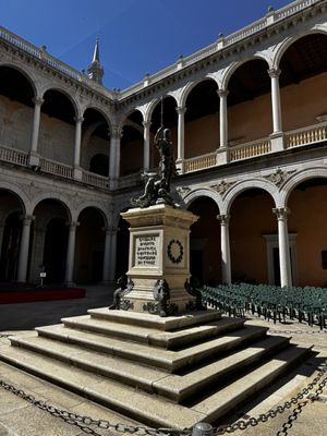 Alcázar de Toledo by null
