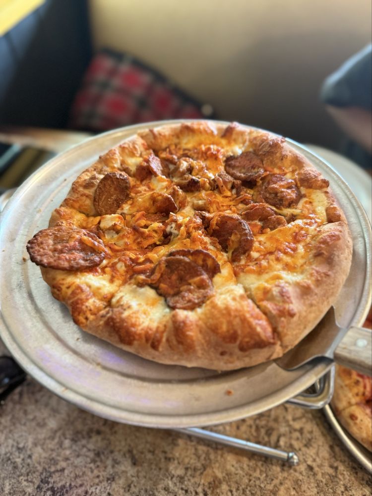 Food from Large Plain Pizza and Pints