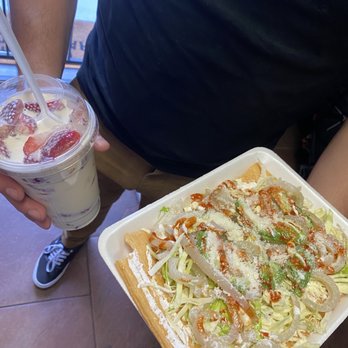 Michoacan A Pedir De Boca - Large fresas con crema and pork rinds with cueritos con todos - Ice Cream & Frozen Yogurt Near Me - Upland, California Michoacan A Pedir De Boca - Large fresas con crema and pork rinds with cueritos con todos - Ice Cream & Frozen Yogurt Near Me - Upland, California