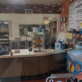 La Moderna Bakery - The worst customer service I have ever experienced. I will never stop at this dump. - Bakeries Near Me - Whittier, California