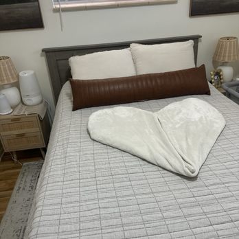 Summit Cleaning - These two ladies did an amazing job on cleaning my space, changing my sheets and making it super cute! - Home Cleaning Near Me - Westminster, Colorado