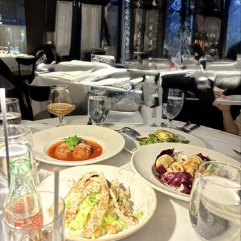 Masseria dei Vini - Meatballs, Caesar's with grilled chicken, calamari(delish) - Italian Near Me - New York, New York Masseria dei Vini - Meatballs, Caesar's with grilled chicken, calamari(delish) - Italian Near Me - New York, New York