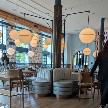 Echelon Kitchen and Bar - The overall aesthetic is very welcoming. - Bars Near Me - Ann Arbor, Michigan Echelon Kitchen and Bar - The overall aesthetic is very welcoming. - Bars Near Me - Ann Arbor, Michigan