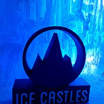 Ice Castles - Photo op inside - Art Tours Near Me - Midway, Utah Ice Castles - Photo op inside - Art Tours Near Me - Midway, Utah