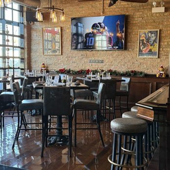 La Dolce Vita Cucina - Front part of their beautiful dining room - Italian Near Me - Chicago, Illinois