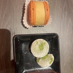 Yoshiharu Ramen - Dessert: Mochi macaroons