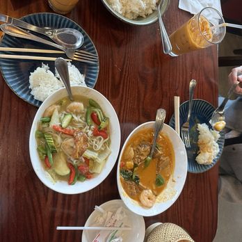 Surina Thai - Roasted Duck Red Curry, Shrimp green curry, additional noddles, sticky rice, Thai tea with milk - Thai Near Me - Chamblee, Georgia Surina Thai - Roasted Duck Red Curry, Shrimp green curry, additional noddles, sticky rice, Thai tea with milk - Thai Near Me - Chamblee, Georgia