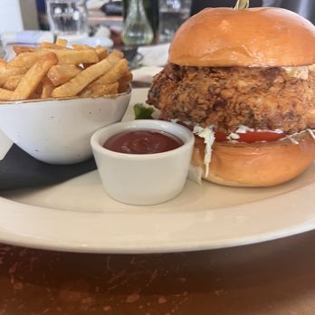 Lunetta All Day - Fried Chicken Sandwich - American Near Me - Santa Monica, California Lunetta All Day - Fried Chicken Sandwich - American Near Me - Santa Monica, California