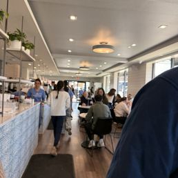 Busy on a Sunday for brunch!