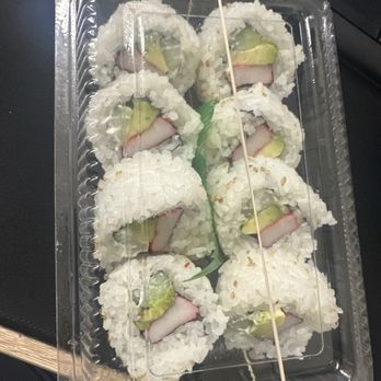 Aloha Sushi - Cali maki - Sushi Bars Near Me - Honolulu, Hawaii