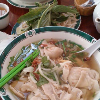 Pho Ton 1 - Shrimp and pork wonton soup w/ chicken and egg noodle. - Vietnamese Near Me - Vancouver, Washington